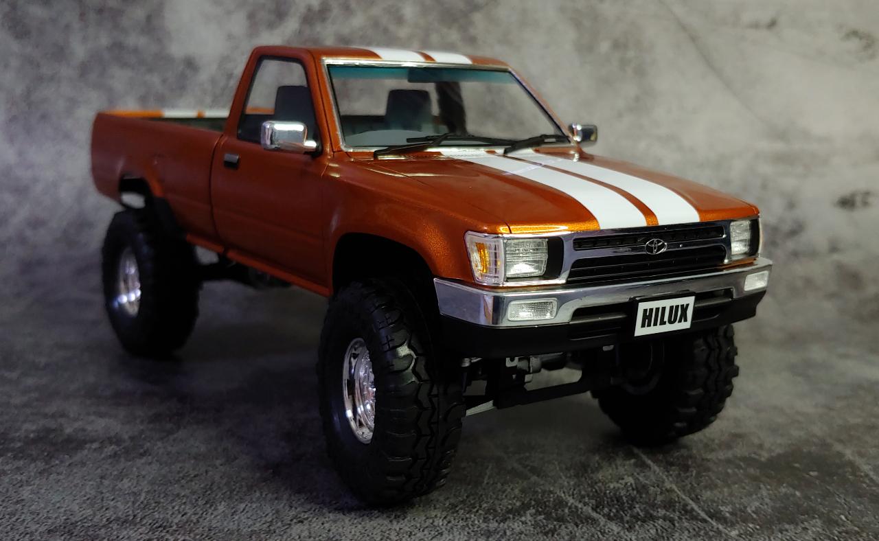 1/24 TOYOTA RN80 HILUX