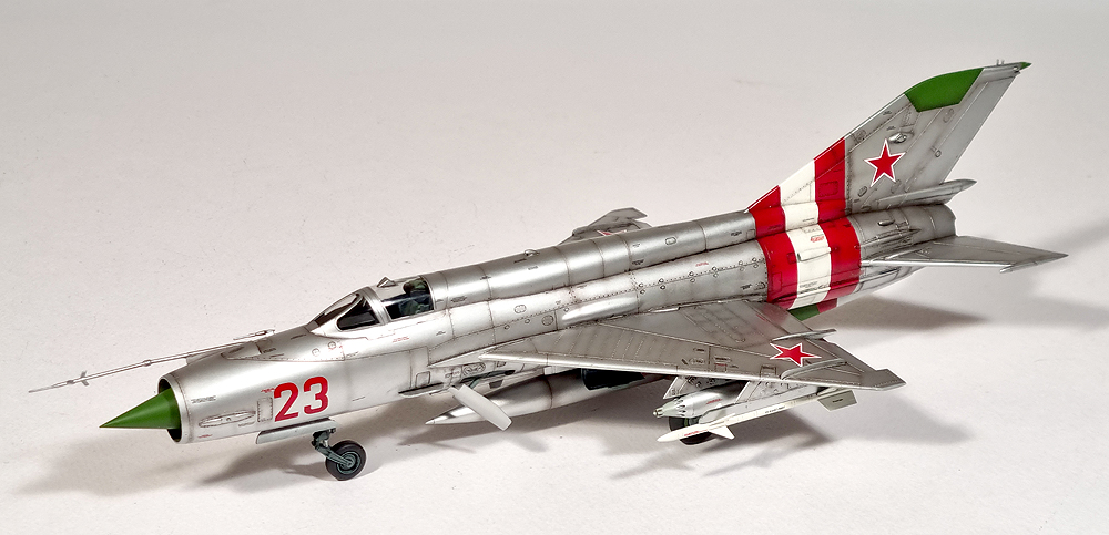 MMZ - Mig-21MF (1/48 Academy)