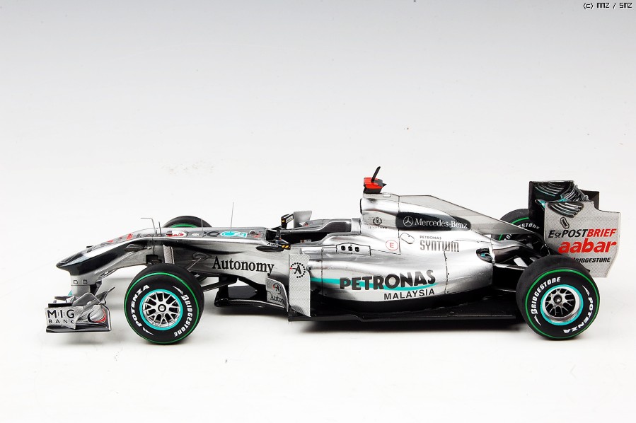 MMZ - Revell 1/24 Mercedes GP Petronas MGP W01